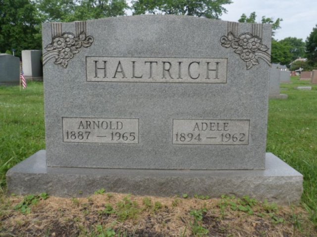 Haltrich Arnold 1887-1965 Bonfert Adele 1894-1962 Grabstein